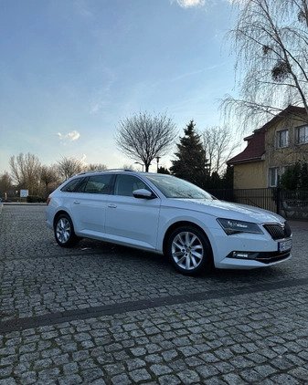 Skoda Superb cena 63960 przebieg: 170000, rok produkcji 2018 z Warszawa małe 92